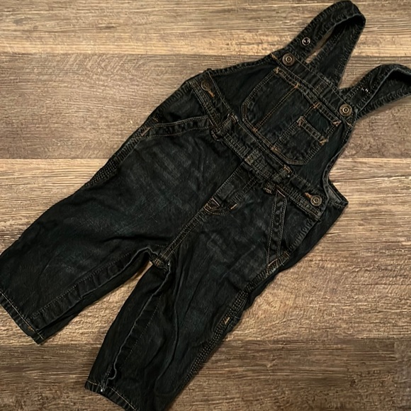 Gap Overalls for baby - Picture 1 of 4
